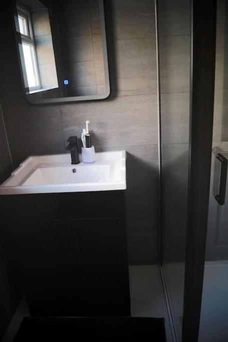 Luxurious Detached Bungalow Batley Dış mekan fotoğraf