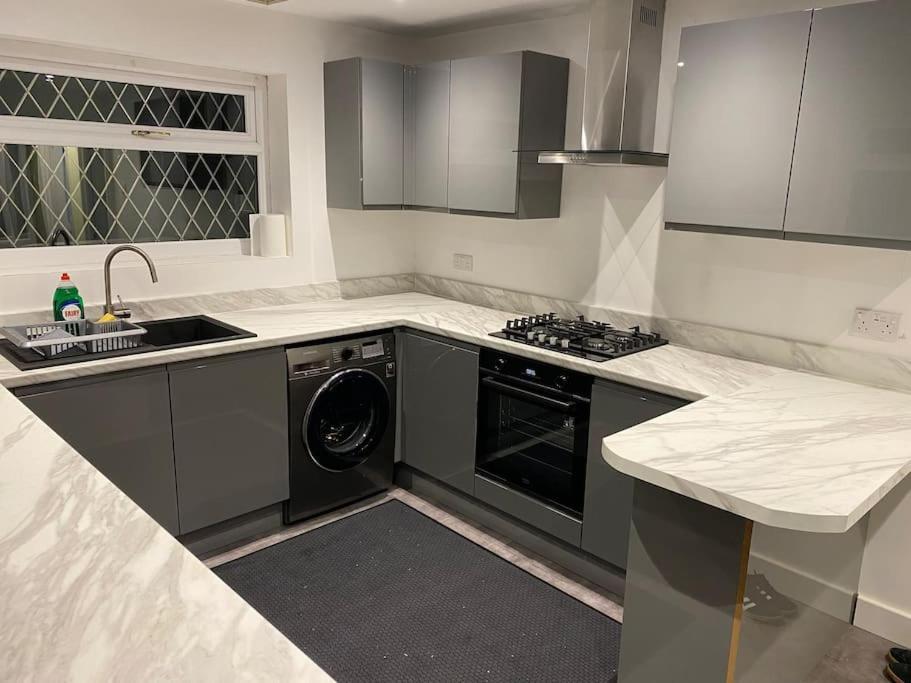 Luxurious Detached Bungalow Batley Dış mekan fotoğraf
