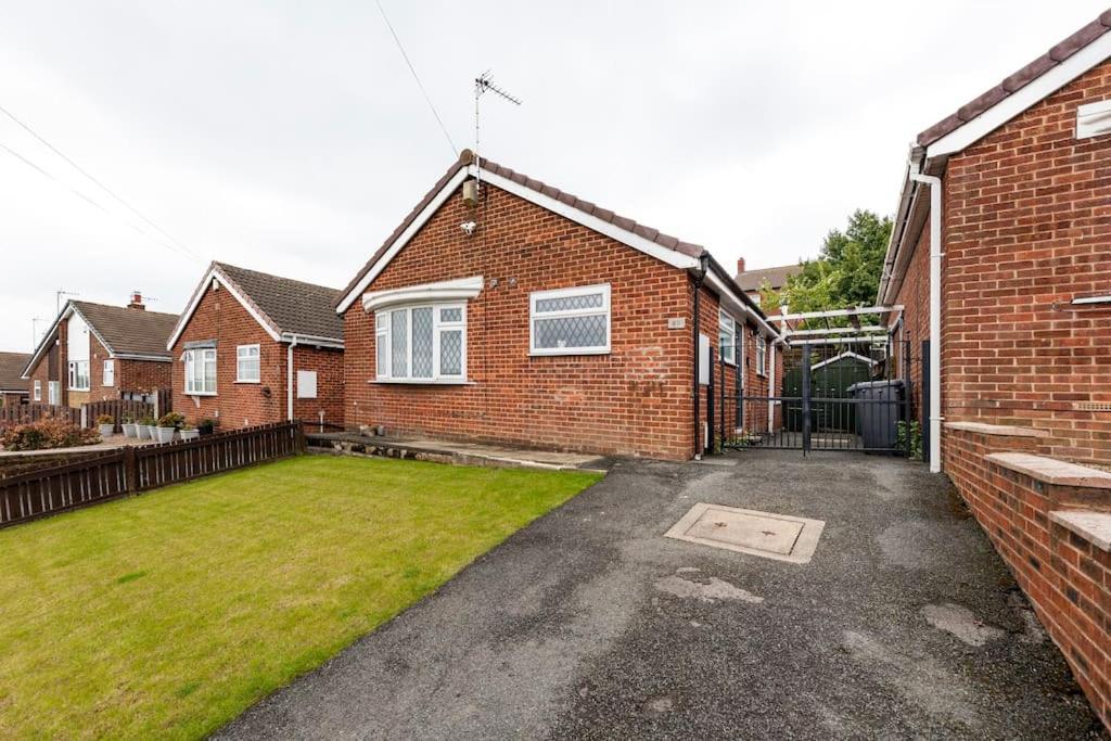 Luxurious Detached Bungalow Batley Dış mekan fotoğraf