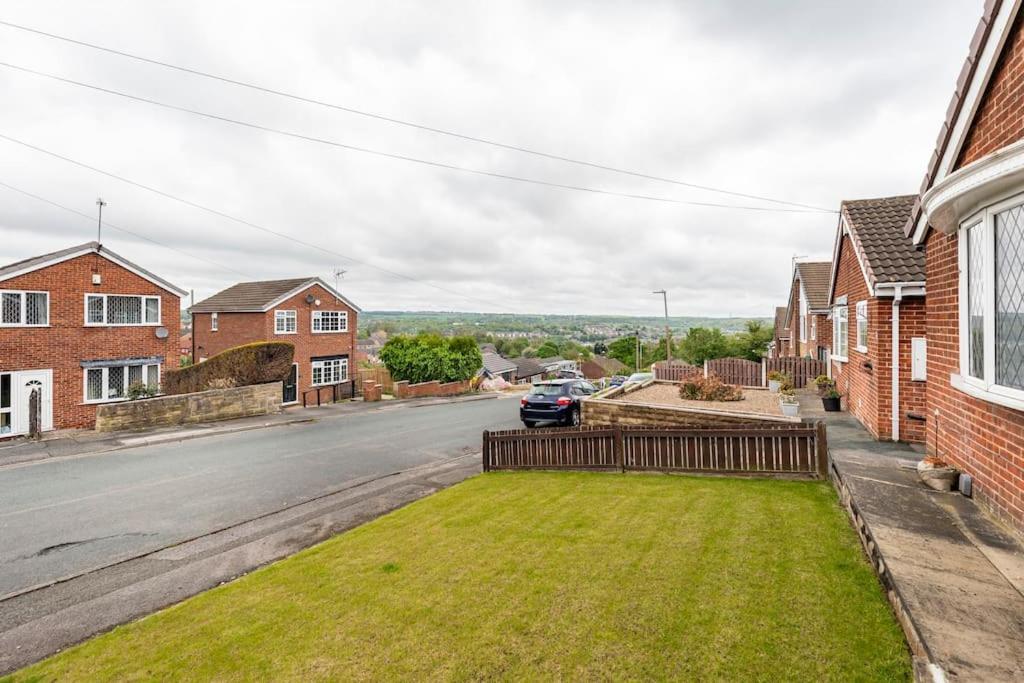 Luxurious Detached Bungalow Batley Dış mekan fotoğraf