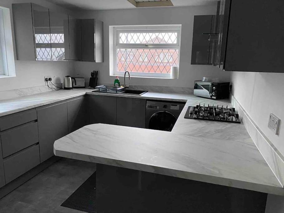 Luxurious Detached Bungalow Batley Dış mekan fotoğraf