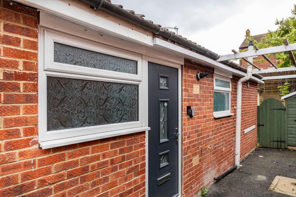 Luxurious Detached Bungalow Batley Dış mekan fotoğraf